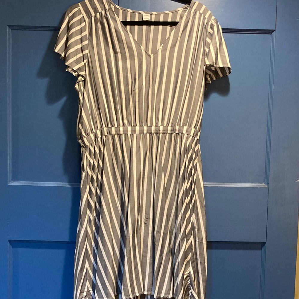 Old Navy Gray Striped Dress